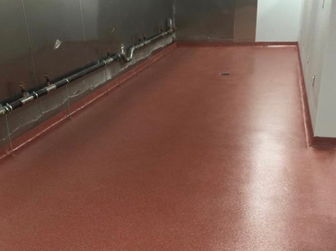 Philly-Bar-Lounge-kitchen-quartz-with-cove-base-and-aus-v-by-Gimondo-Epoxy-and-Concrete-Inc.-1-min